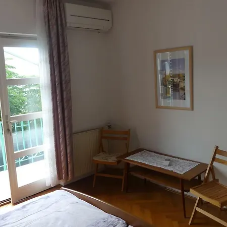 Ruza Mikelic Apartmán Banjol