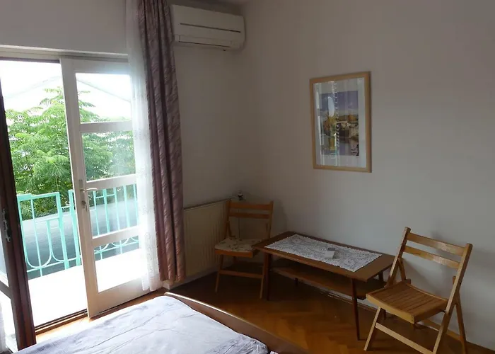 Ruza Mikelic Apartment Banjol