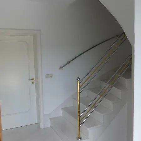 Ruza Mikelic Apartman *